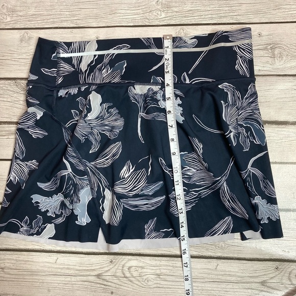 Athleta Womens Skort  Floral Sonic - Picture 6 of 13